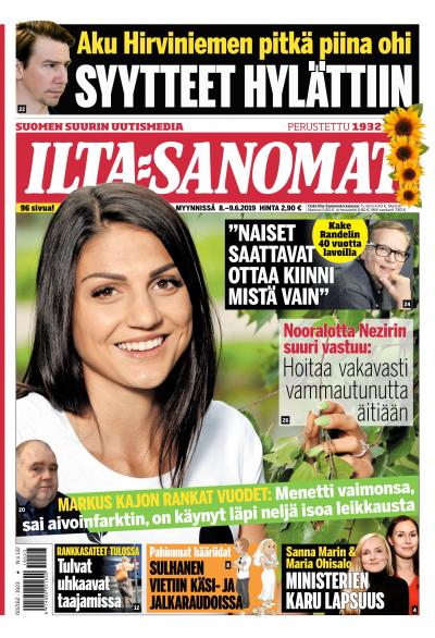 Carmella Bing squirts